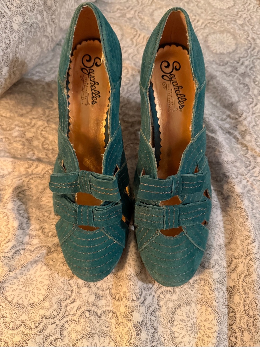 Teal Suede Cutout Block Heel Pumps Seychelles - Picture 2 of 7